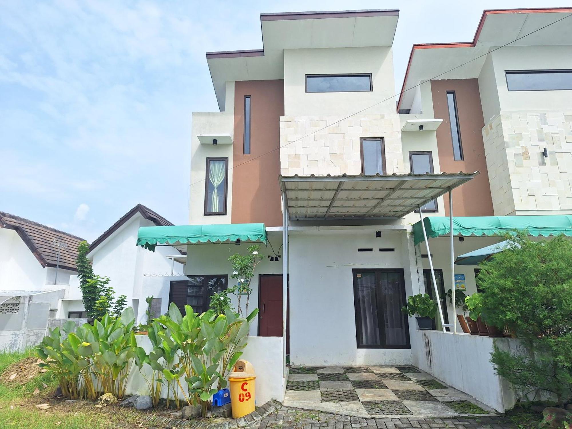 Villa Estetik Di 玛琅 外观 照片